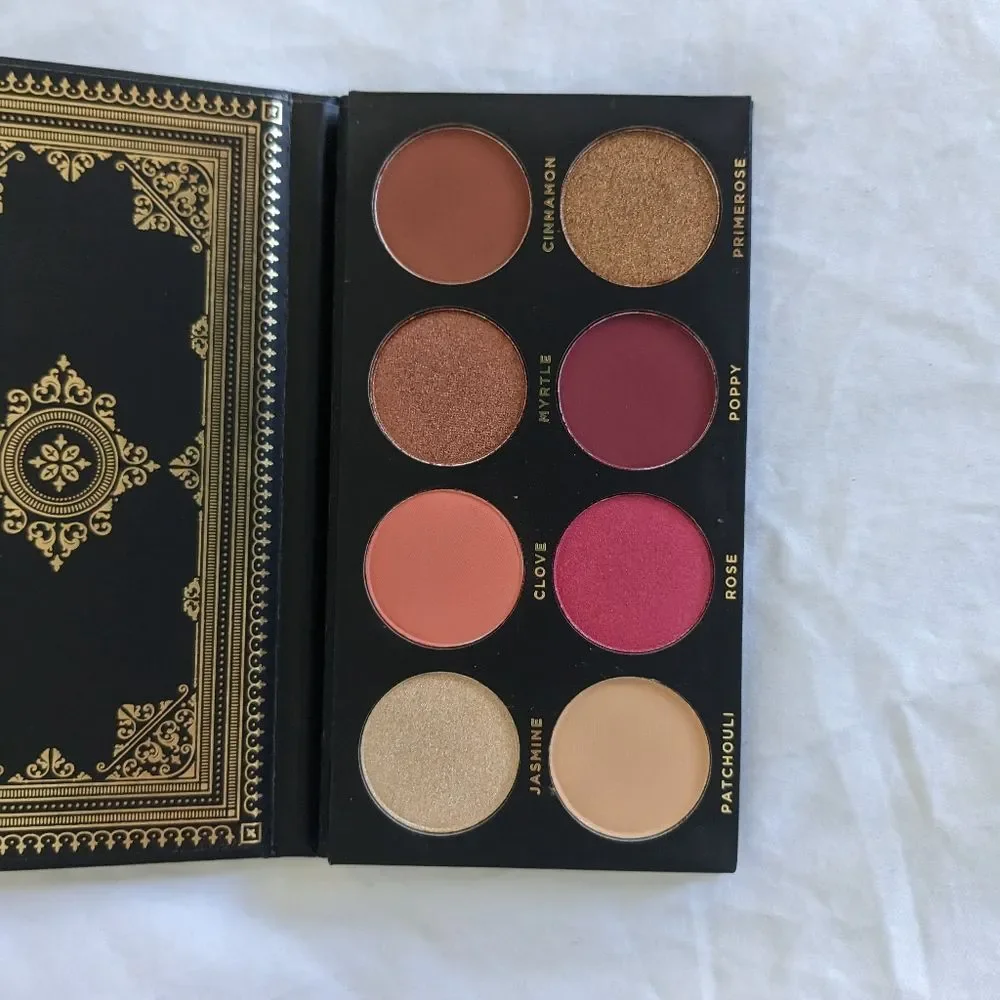 Ace Beaute Grandiose Eyeshadow Palette